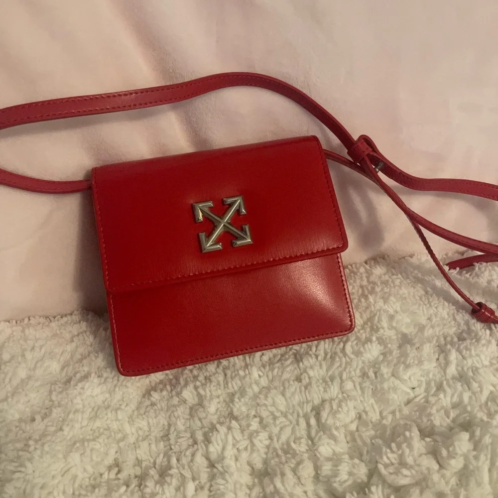 Off-White waist bag. - Picture 3 of 13